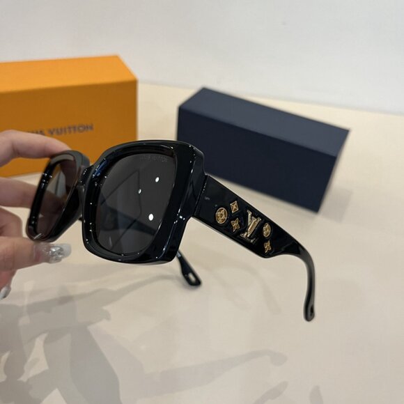 Louis Vuitton Black Square Sunglasses